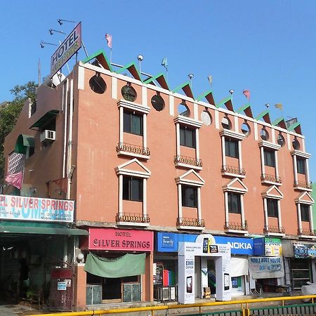 Hotel Silver Springs Ahmedabad Buitenkant foto