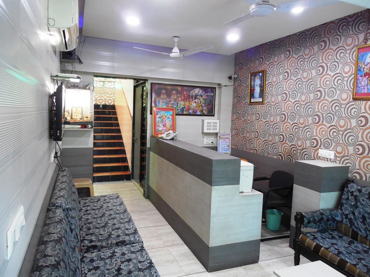 Hotel Silver Springs Ahmedabad Buitenkant foto
